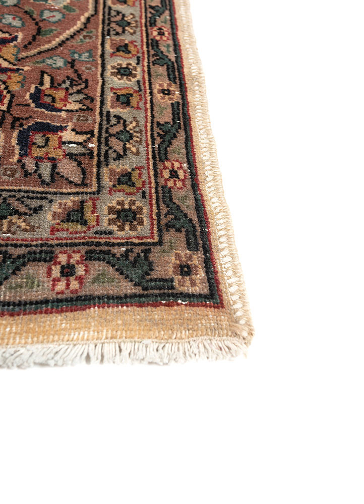 aalam ivory wool hand knotted Rug - Corner aalam ivory wool hand knotted Rug - Corner