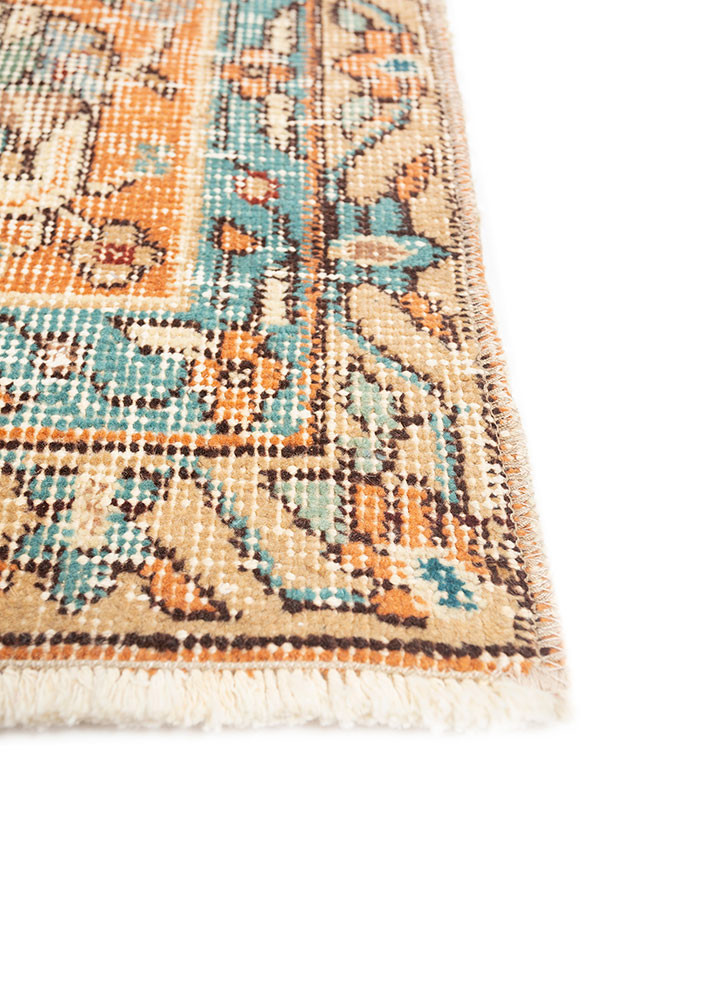 vintage gold wool hand knotted Rug - Corner