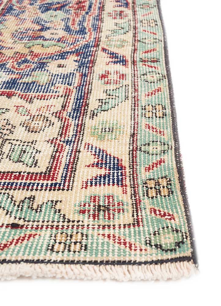 vintage red and orange wool hand knotted Rug - Corner vintage red and orange wool hand knotted Rug - Corner