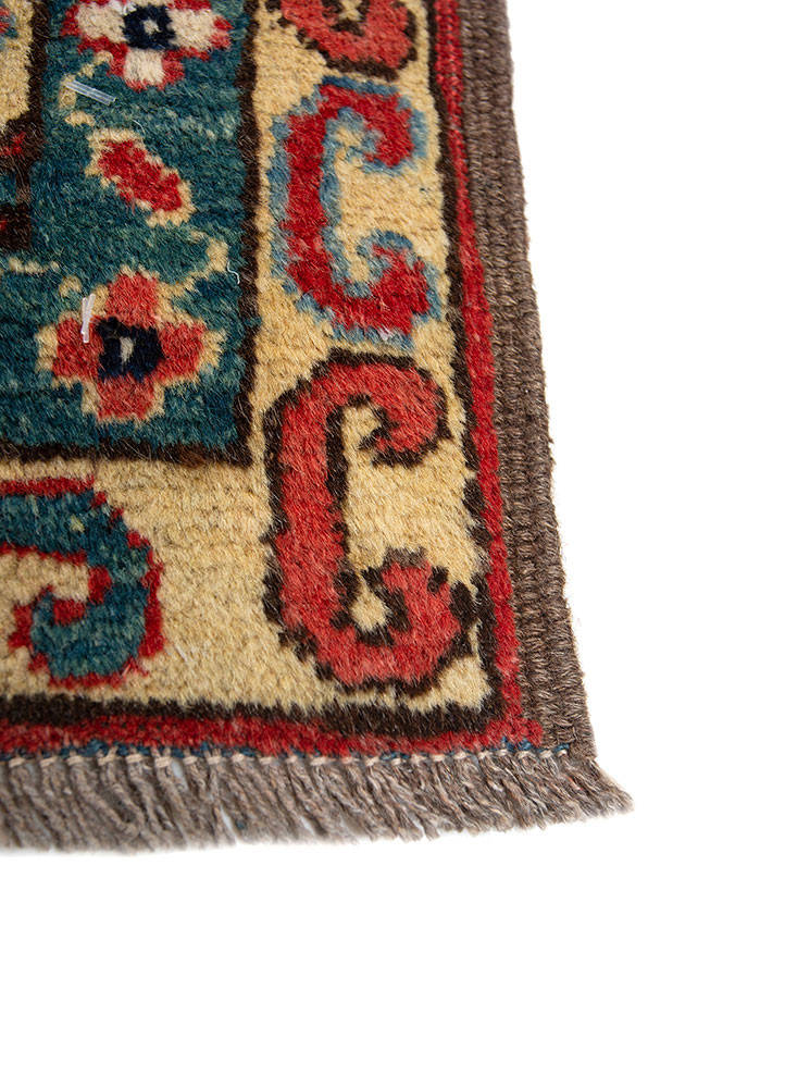 aalam gold wool hand knotted Rug - Corner