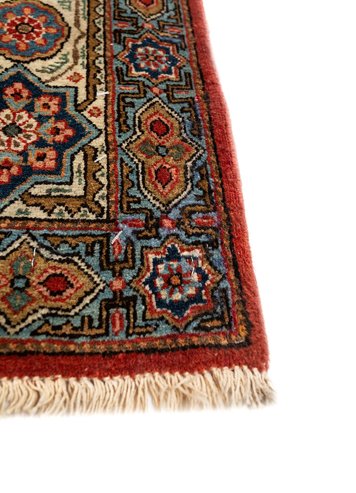 aalam gold wool hand knotted Rug - Corner