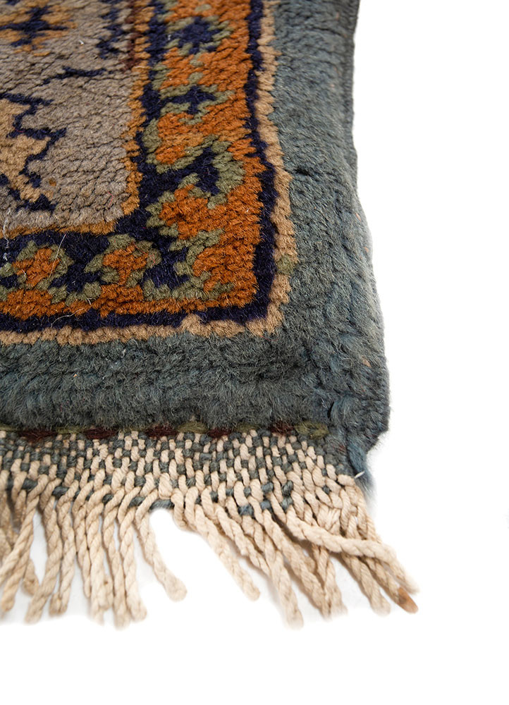 aalam grey and black wool hand knotted Rug - Corner
