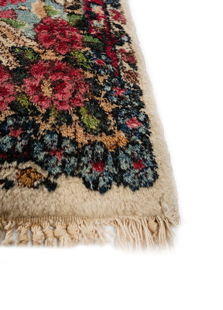 aalam gold wool hand knotted Rug - Corner aalam gold wool hand knotted Rug - Corner
