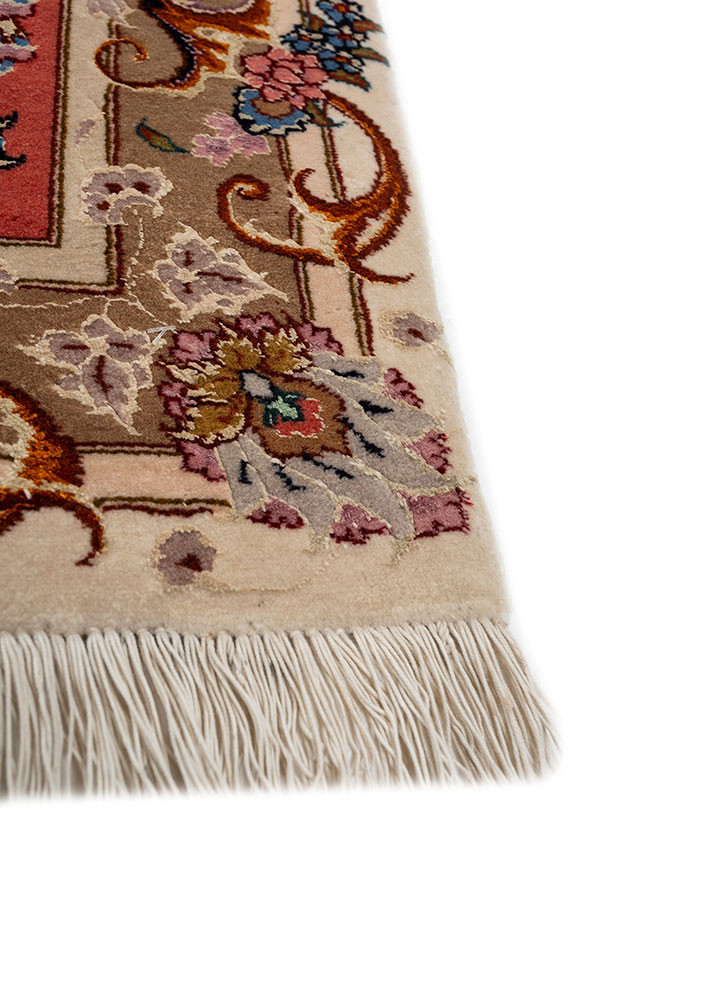 aalam ivory wool hand knotted Rug - Corner aalam ivory wool hand knotted Rug - Corner