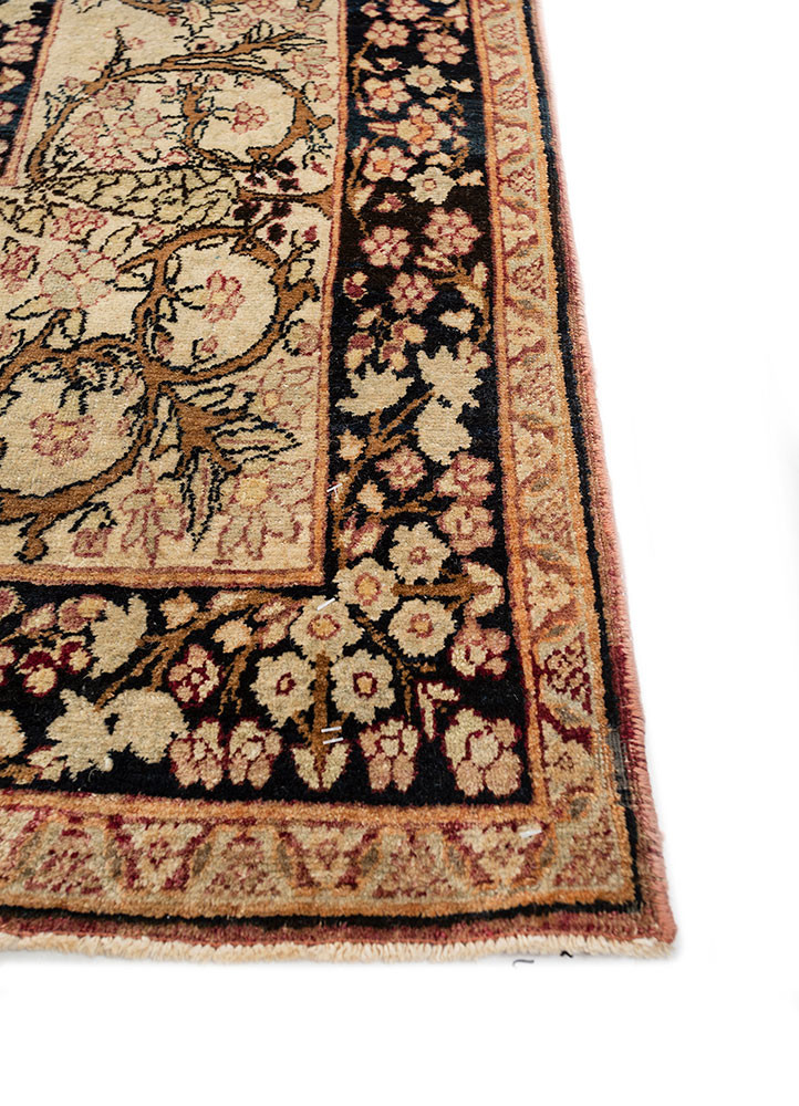 aalam green wool hand knotted Rug - Corner