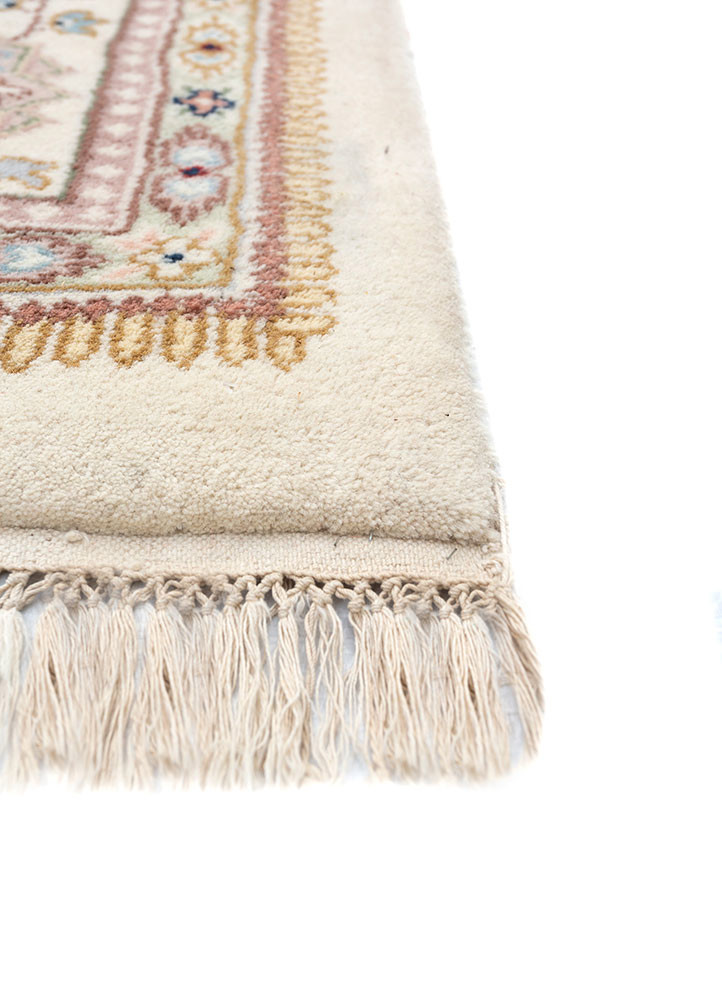 aalam ivory wool hand knotted Rug - Corner aalam ivory wool hand knotted Rug - Corner