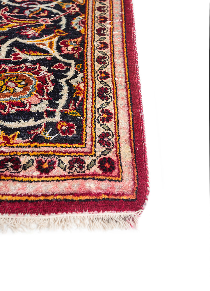 gulmarg red and orange silk hand knotted Rug - Corner