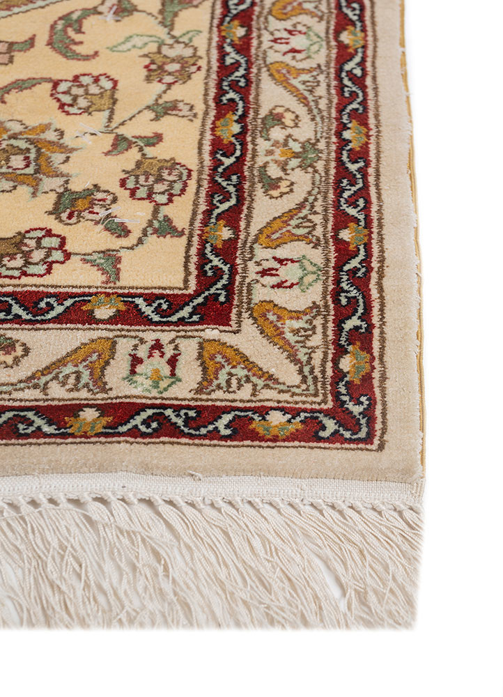 gulmarg gold silk hand knotted Rug - Corner