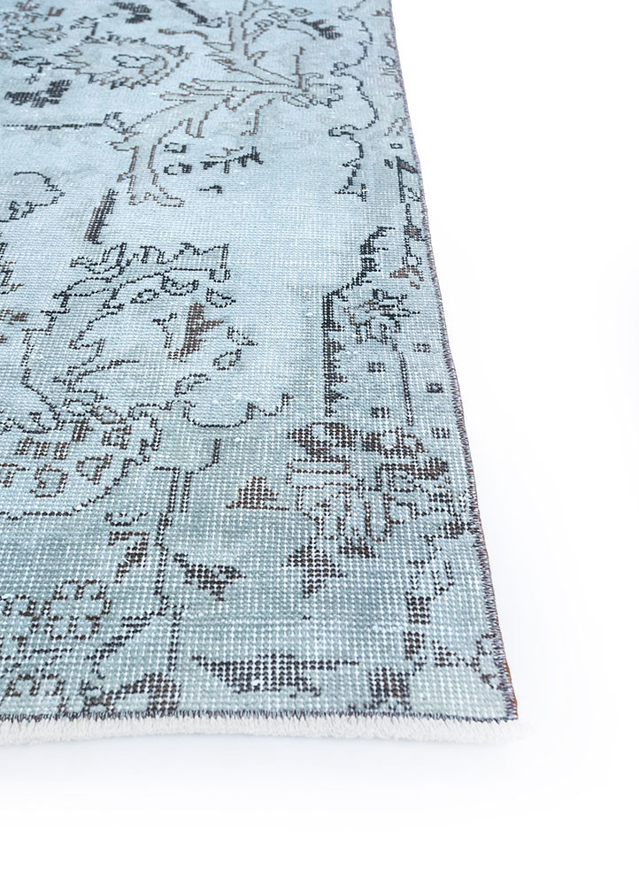 vintage blue wool hand knotted Rug - Corner vintage blue wool hand knotted Rug - Corner
