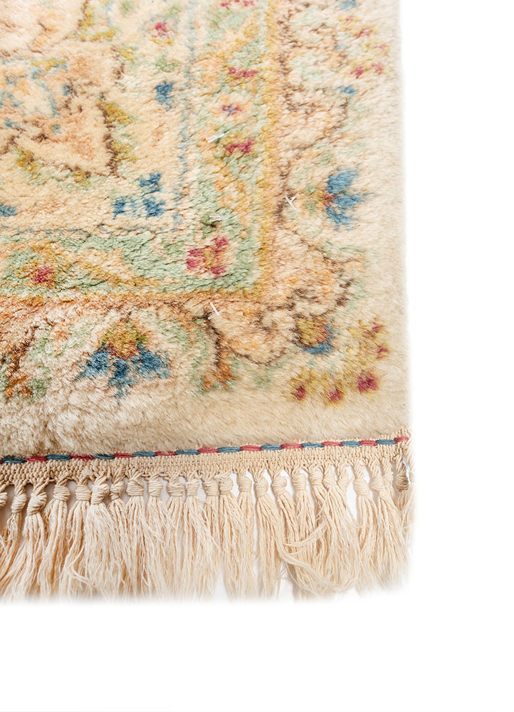 aalam green wool hand knotted Rug - Corner