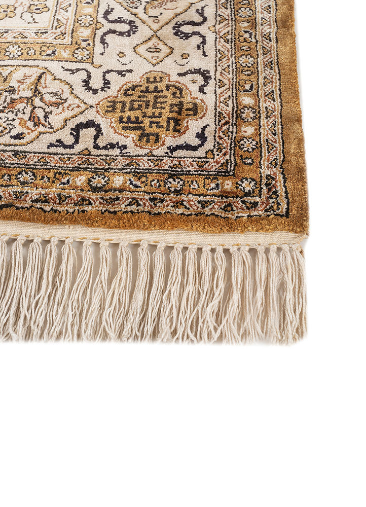 gulmarg ivory silk hand knotted Rug - Corner gulmarg ivory silk hand knotted Rug - Corner