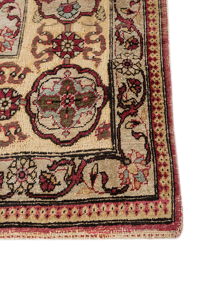 gulmarg red and orange silk hand knotted Rug - Corner