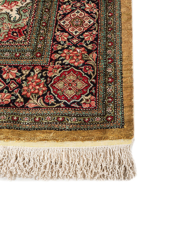 gulmarg green silk hand knotted Rug - Corner