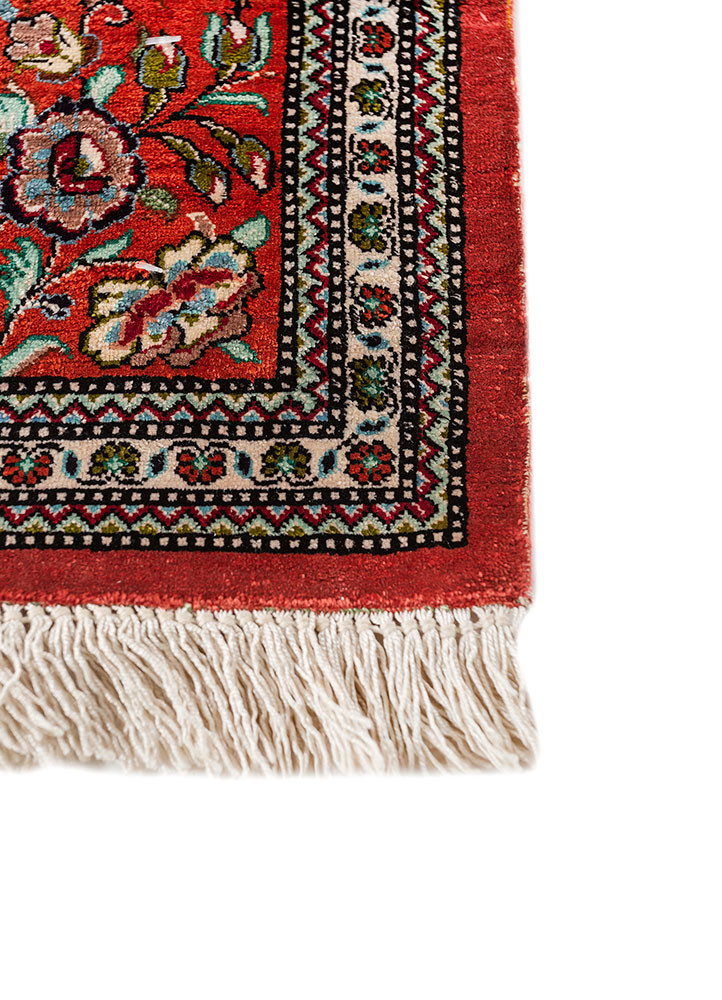 gulmarg red and orange silk hand knotted Rug - Corner