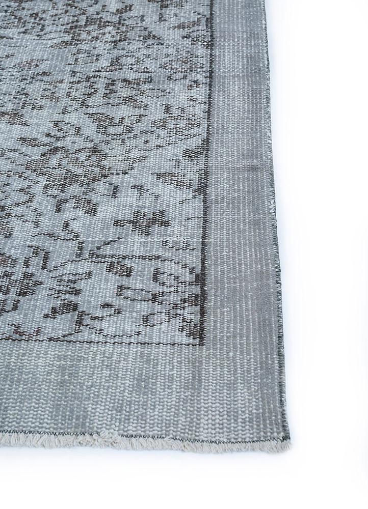 vintage grey and black wool hand knotted Rug - Corner