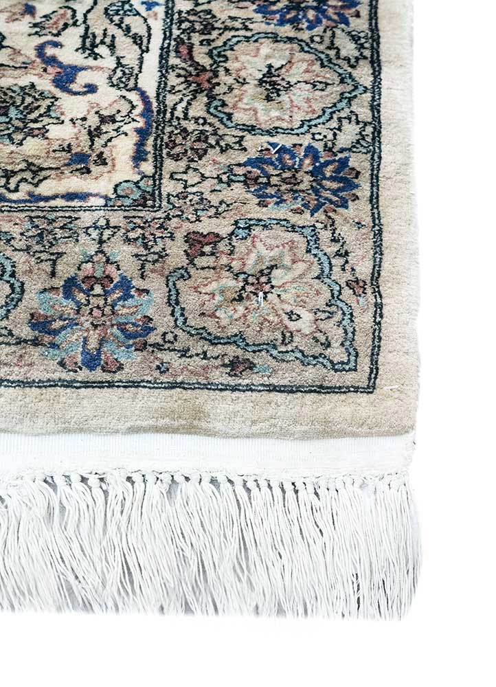 aalam green wool hand knotted Rug - Corner