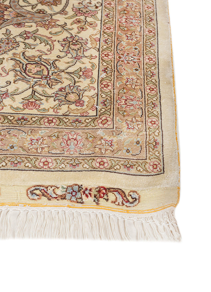 gulmarg red and orange silk hand knotted Rug - Corner