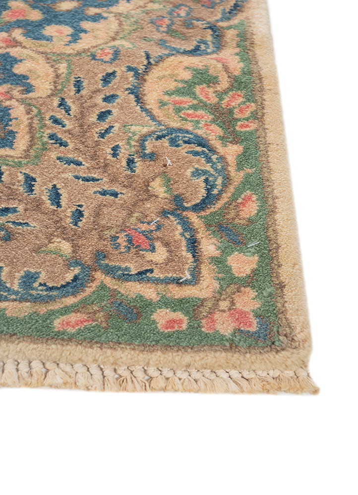 aalam green wool hand knotted Rug - Corner