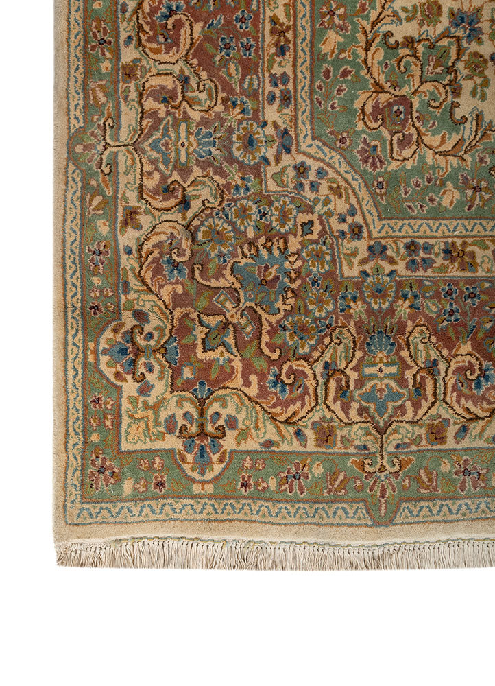 aalam green wool hand knotted Rug - Corner