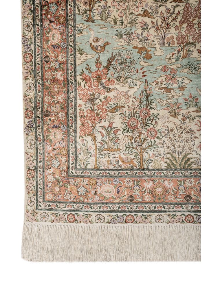 aprezo green silk hand knotted Rug - Corner