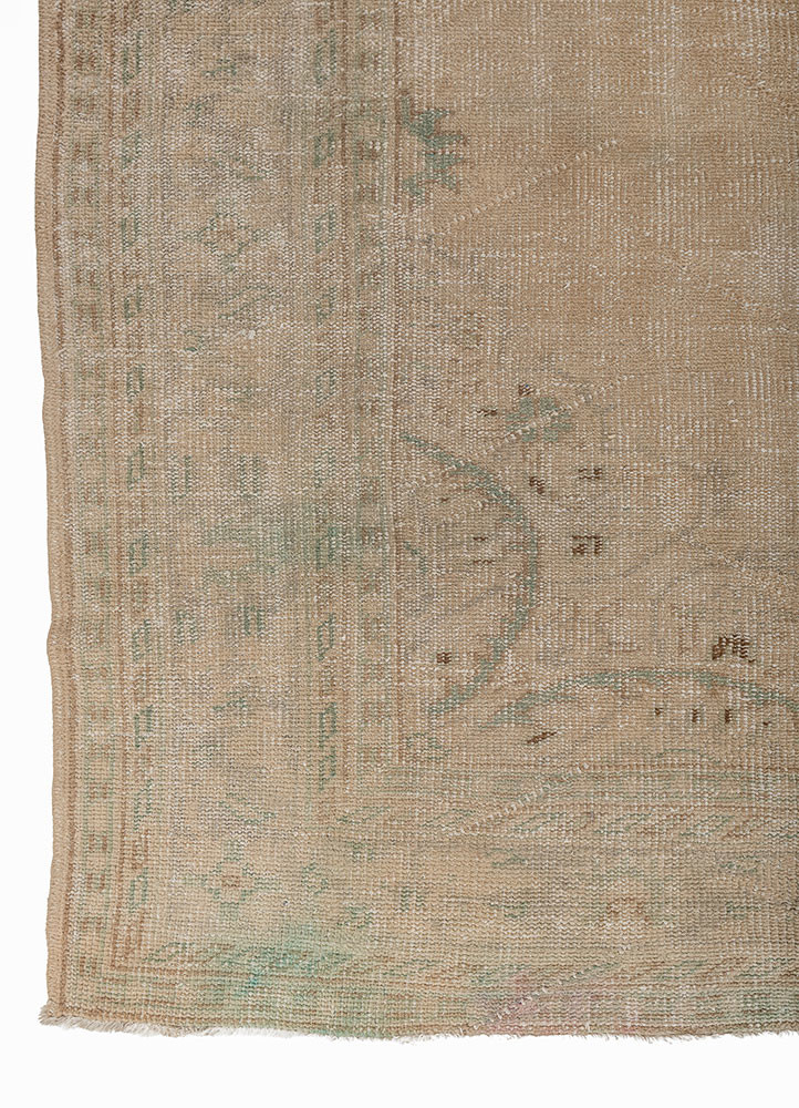vintage beige and brown wool hand knotted Rug - Corner vintage beige and brown wool hand knotted Rug - Corner