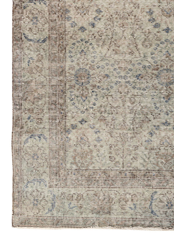 vintage blue wool hand knotted Rug - Corner vintage blue wool hand knotted Rug - Corner