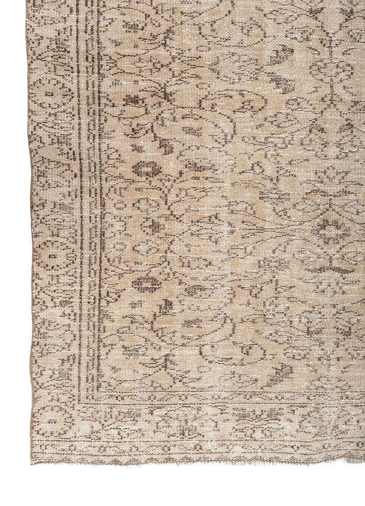 vintage green wool hand knotted Rug - Corner vintage green wool hand knotted Rug - Corner