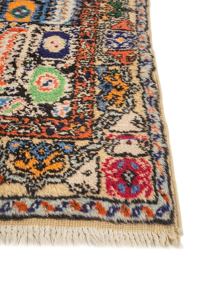 aalam gold wool hand knotted Rug - Corner aalam gold wool hand knotted Rug - Corner