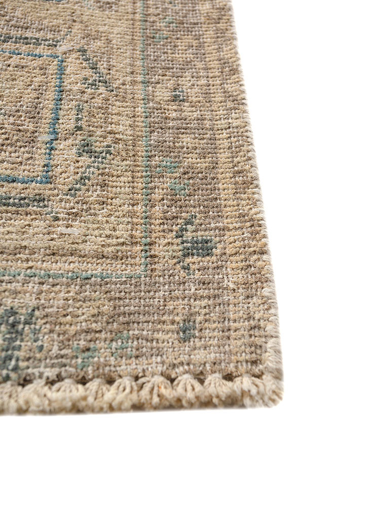 aalam ivory wool hand knotted Rug - Corner