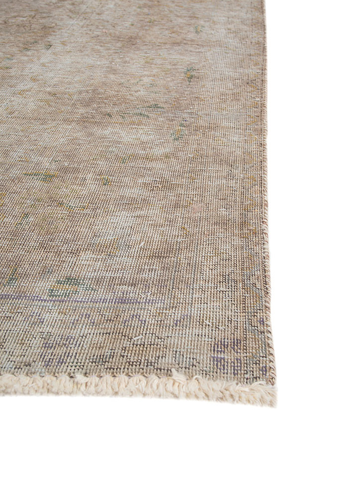 vintage green wool hand knotted Rug - Corner vintage green wool hand knotted Rug - Corner