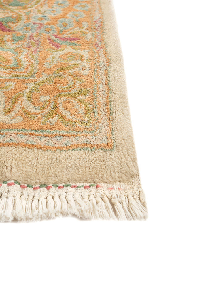 aalam ivory wool hand knotted Rug - Corner