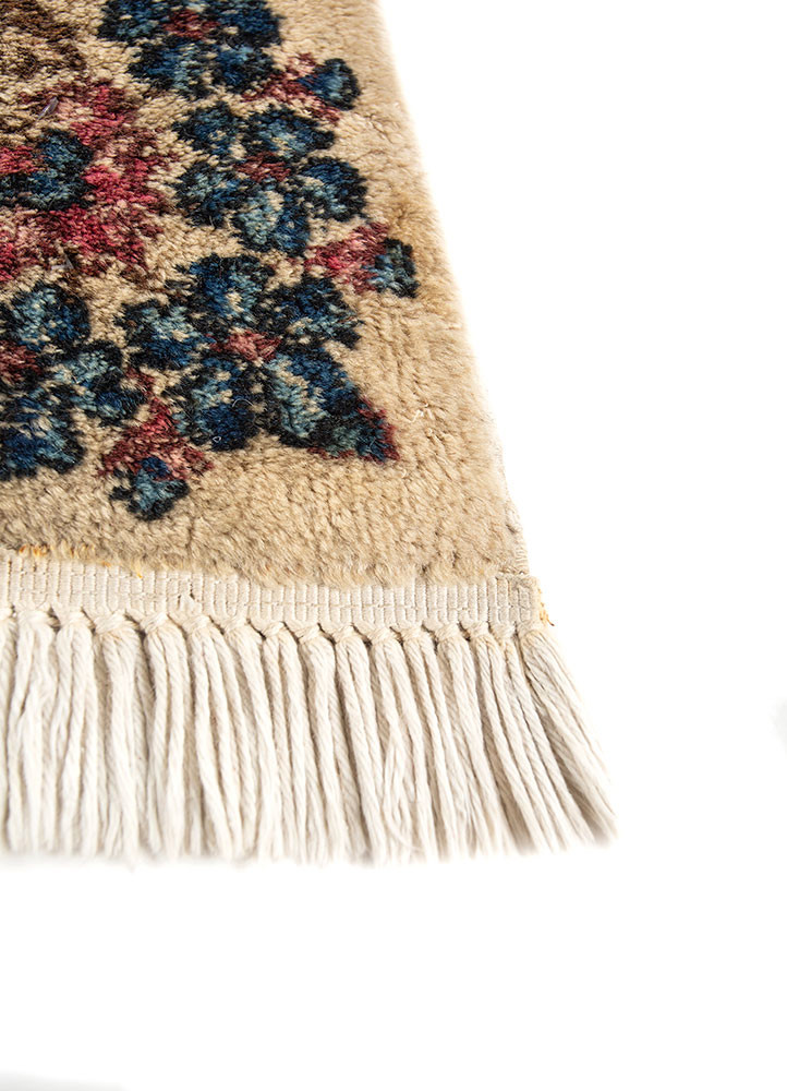 aalam ivory wool hand knotted Rug - Corner aalam ivory wool hand knotted Rug - Corner