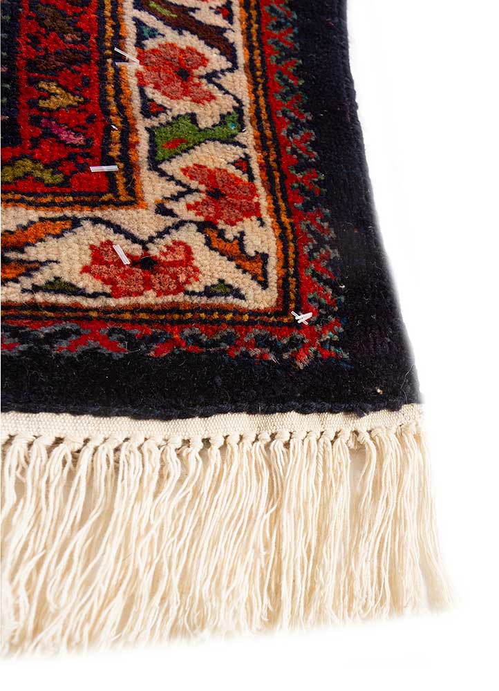 kiaan blue wool hand knotted Rug - Corner