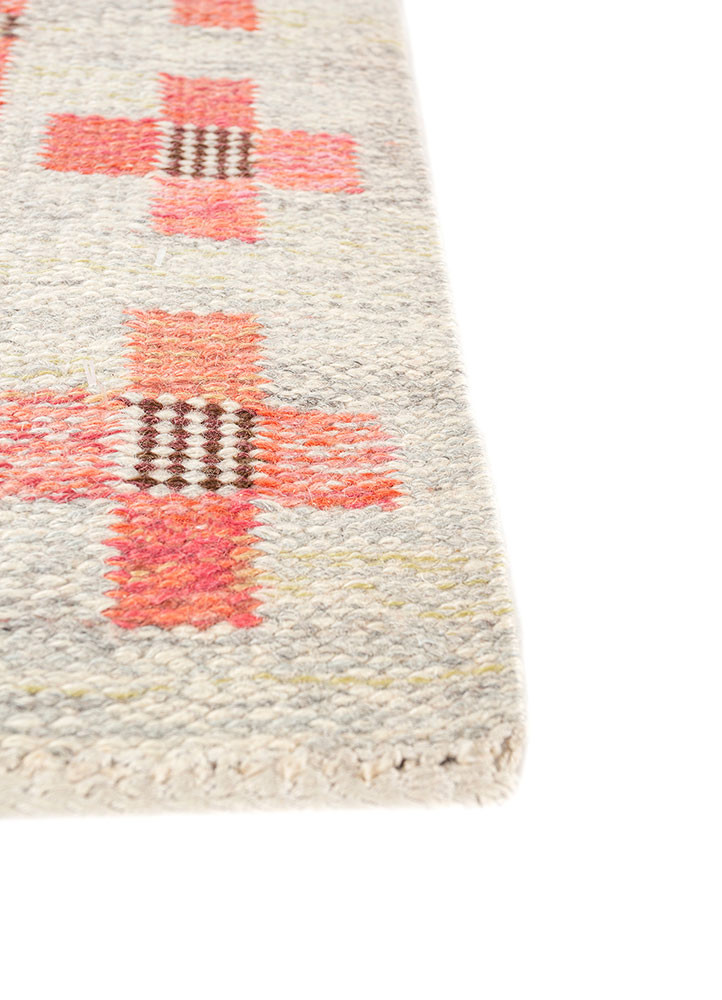 zuri ivory wool hand knotted Rug - Corner