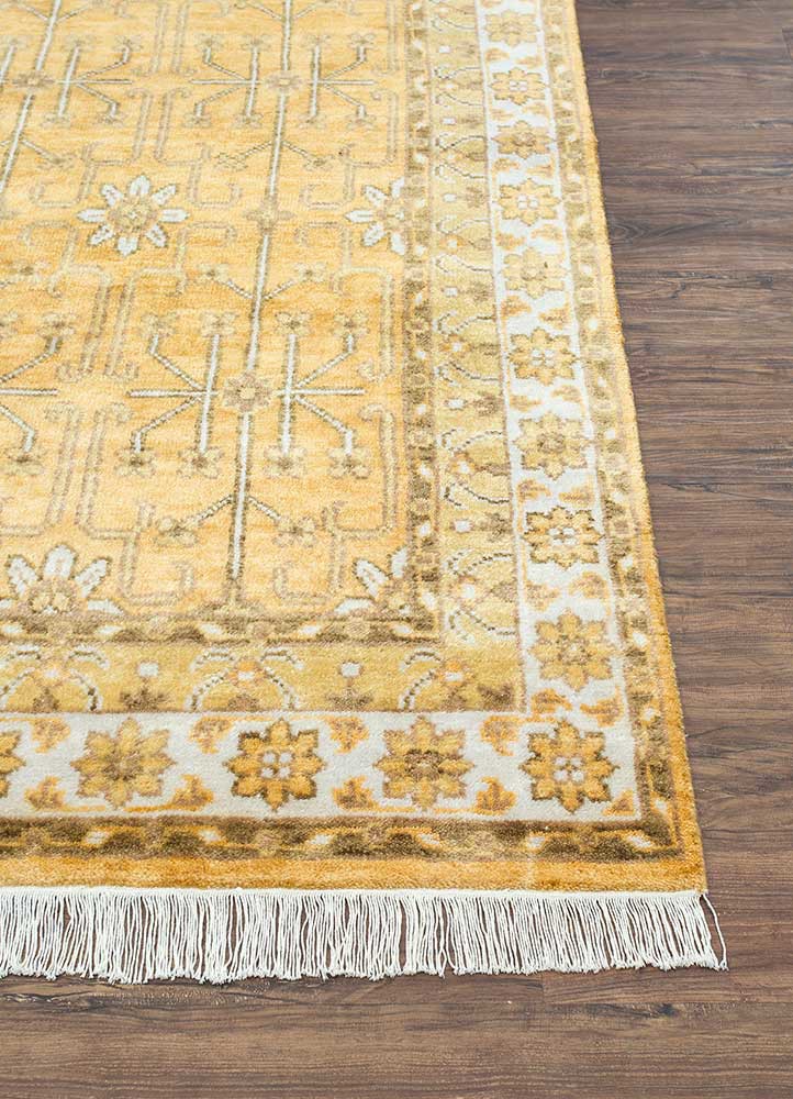cyanna gold wool hand knotted Rug - Corner
