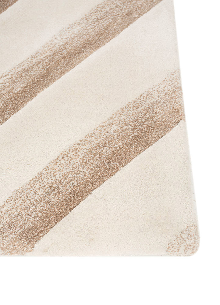 chroma ivory wool and bamboo silk hand tufted Rug - Corner chroma ivory wool and bamboo silk hand tufted Rug - Corner