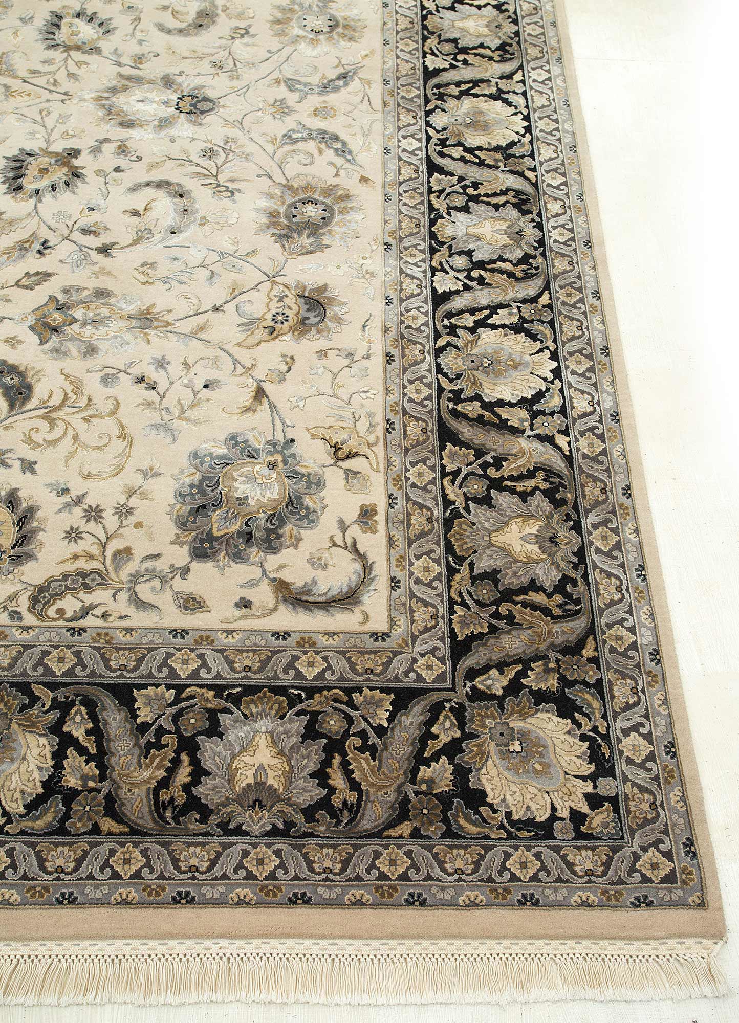 aurora ivory wool and silk hand knotted Rug - Corner aurora ivory wool and silk hand knotted Rug - Corner