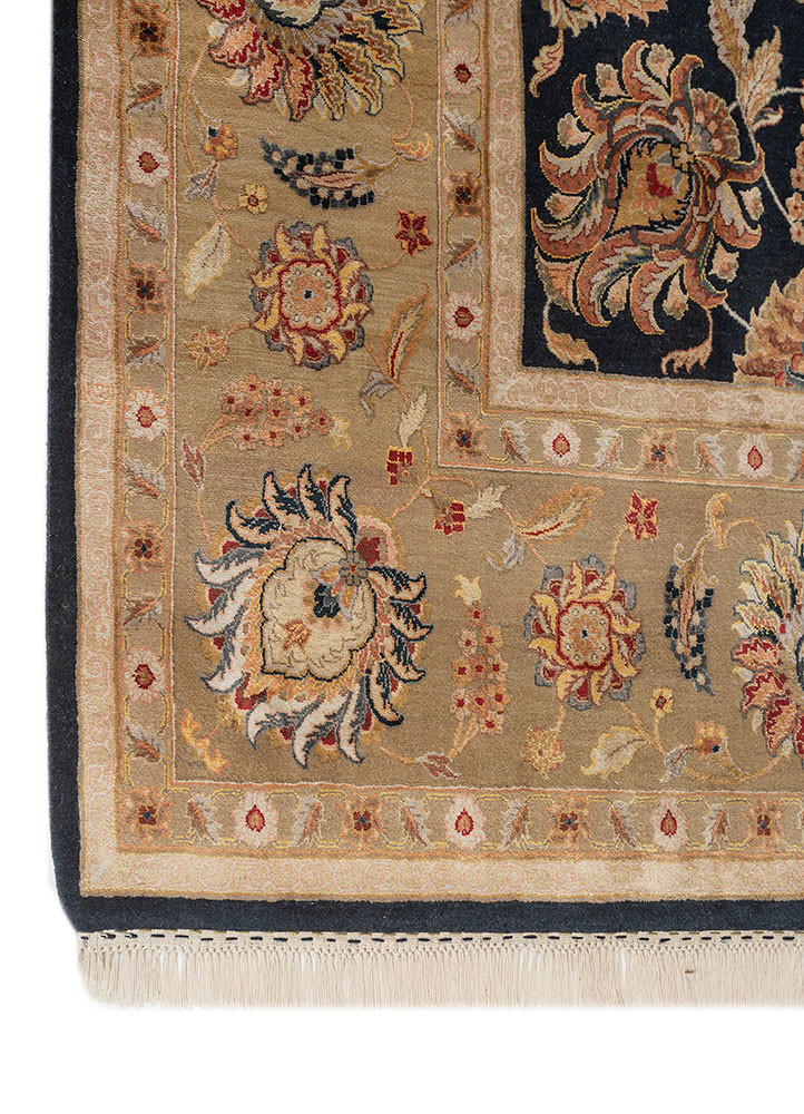 aurora blue wool and silk hand knotted Rug - Corner