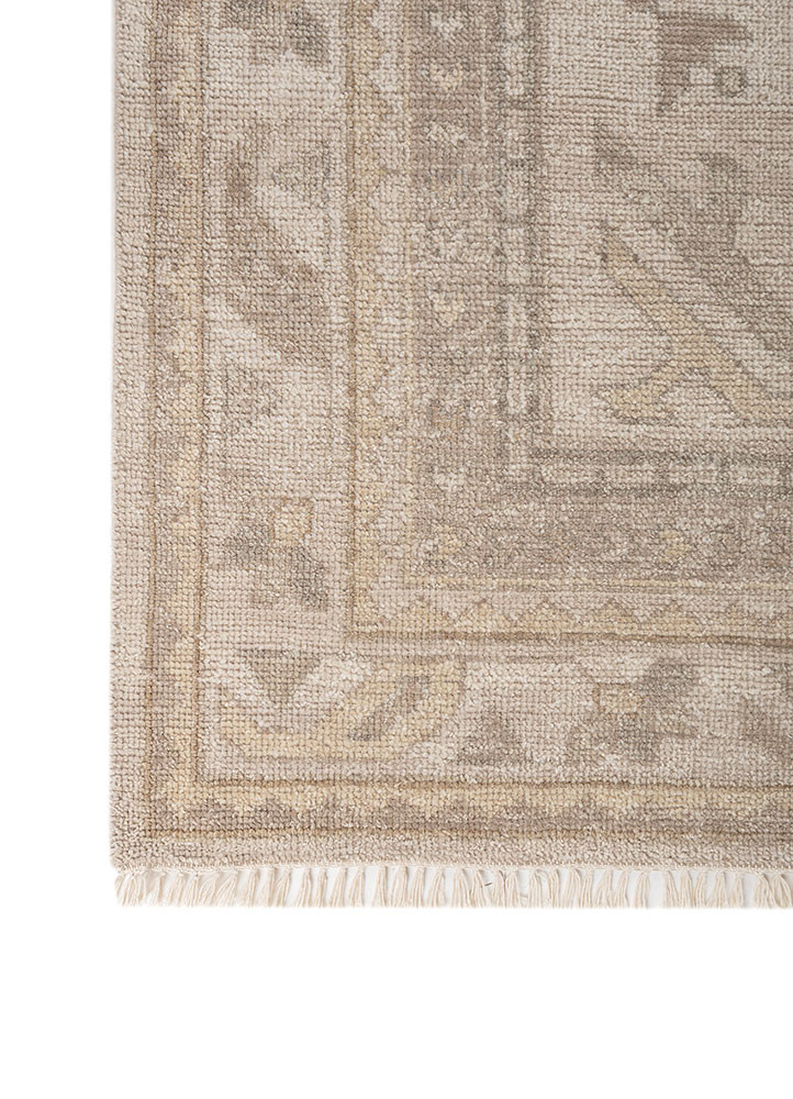 erbe ivory wool hand knotted Rug - Corner