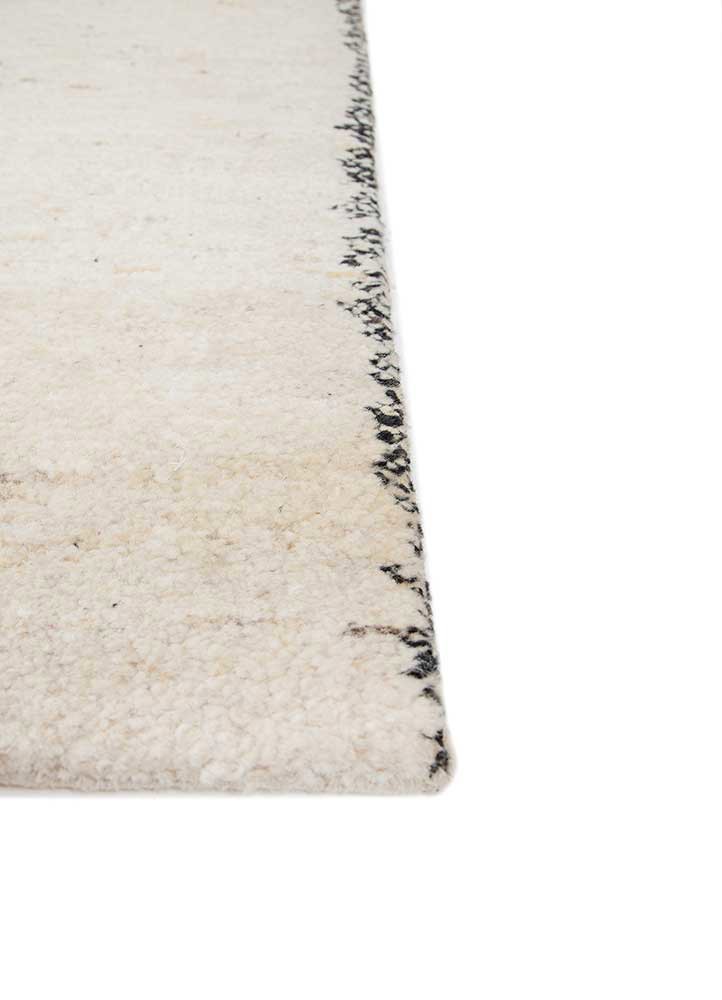 manifest ivory wool hand knotted Rug - Corner