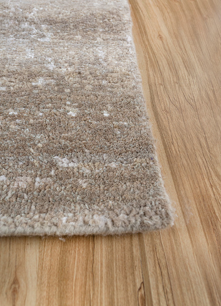 far east ivory silk hand knotted Rug - Corner far east ivory silk hand knotted Rug - Corner