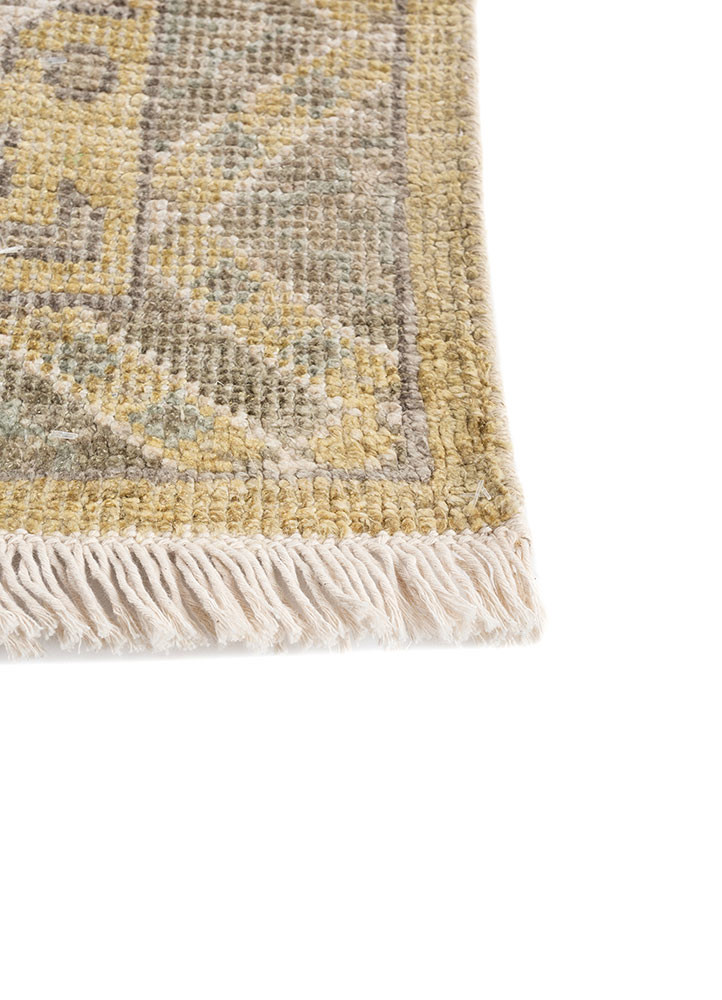 gulmarg gold silk hand knotted Rug - Corner