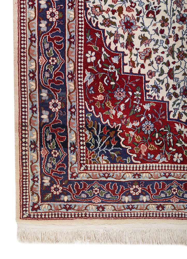 gulnar ivory wool hand knotted Rug - Corner gulnar ivory wool hand knotted Rug - Corner