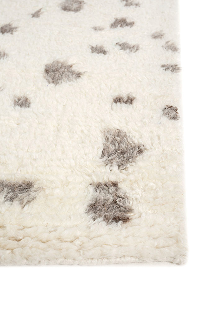 manifest ivory wool hand knotted Rug - Corner