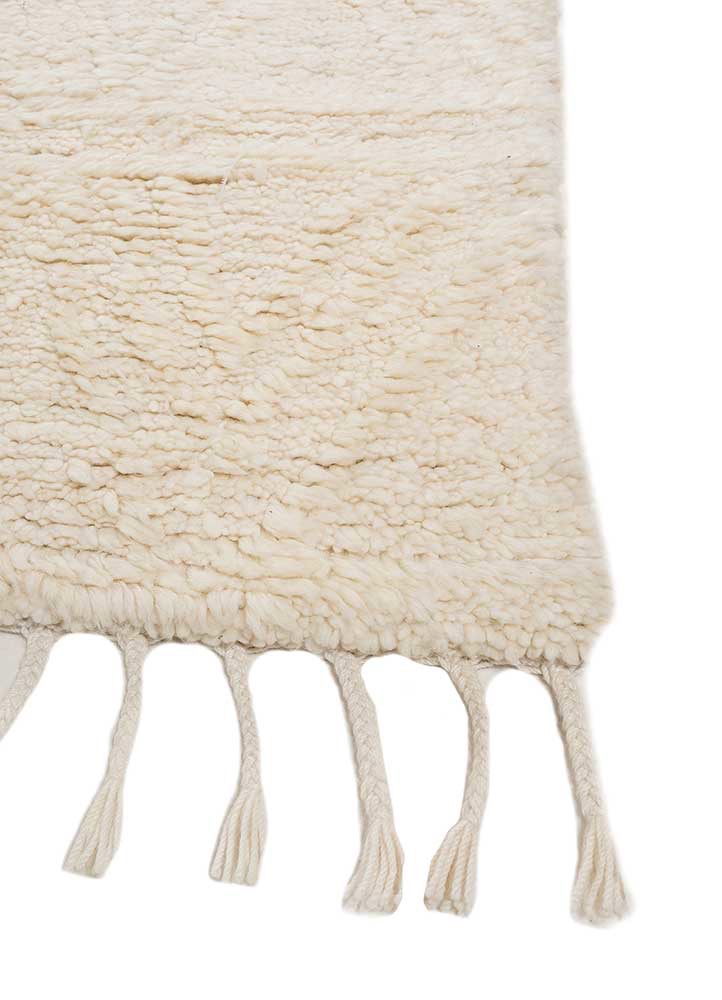 zuri ivory wool hand knotted Rug - Corner