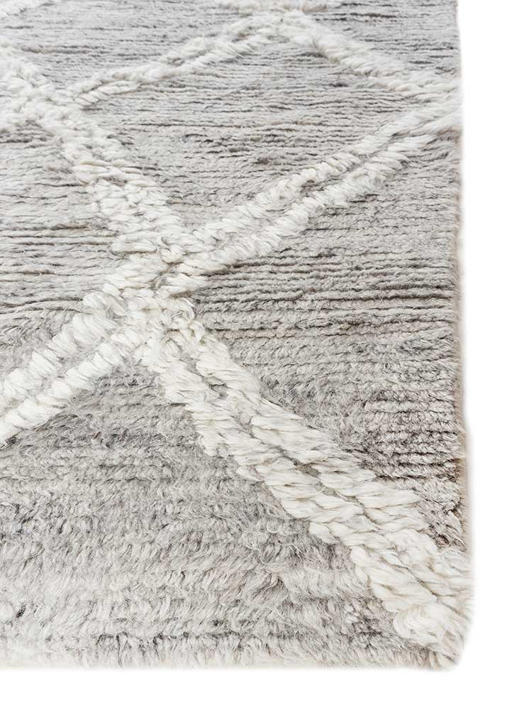 zuri grey and black wool hand knotted Rug - Corner
