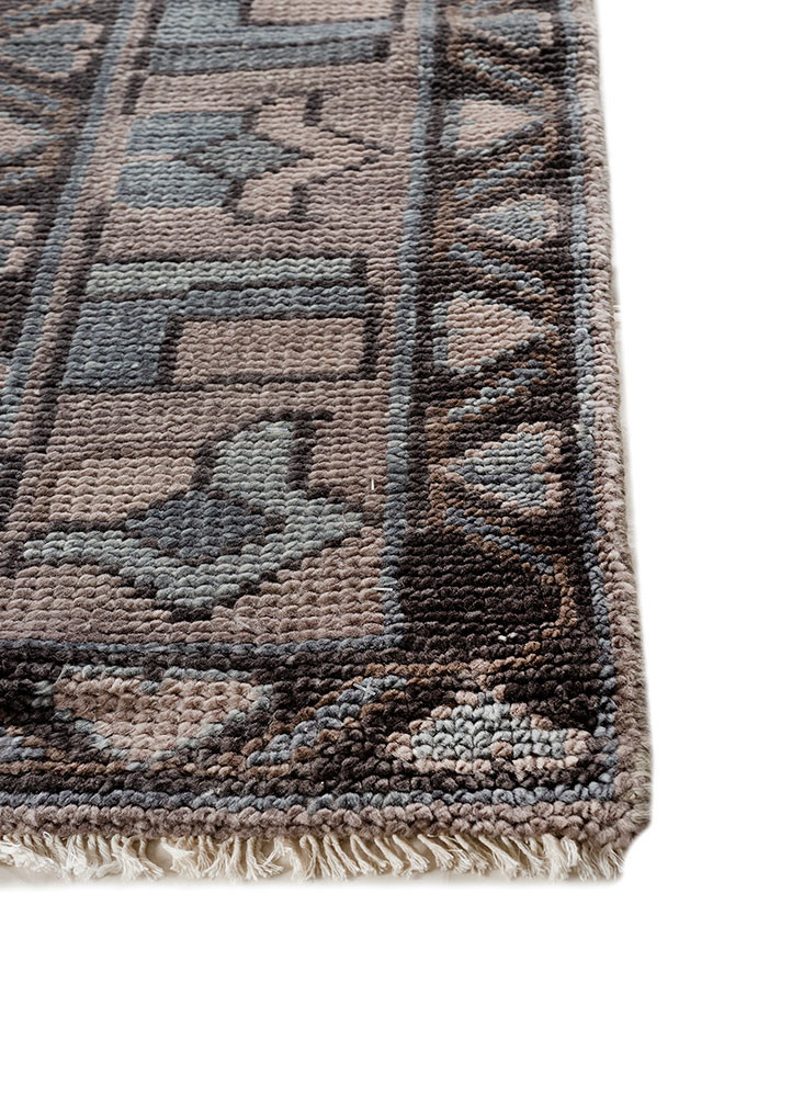 savana blue wool hand knotted Rug - Corner