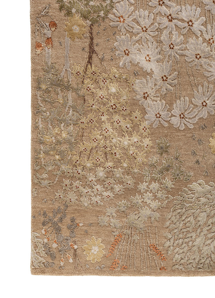 far east beige and brown wool and silk hand knotted Rug - Corner far east beige and brown wool and silk hand knotted Rug - Corner