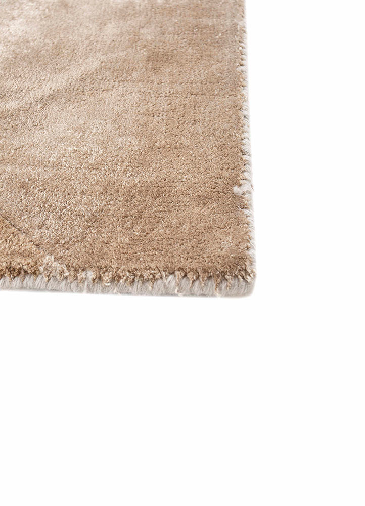 aprezo ivory wool and viscose hand tufted Rug - Corner aprezo ivory wool and viscose hand tufted Rug - Corner