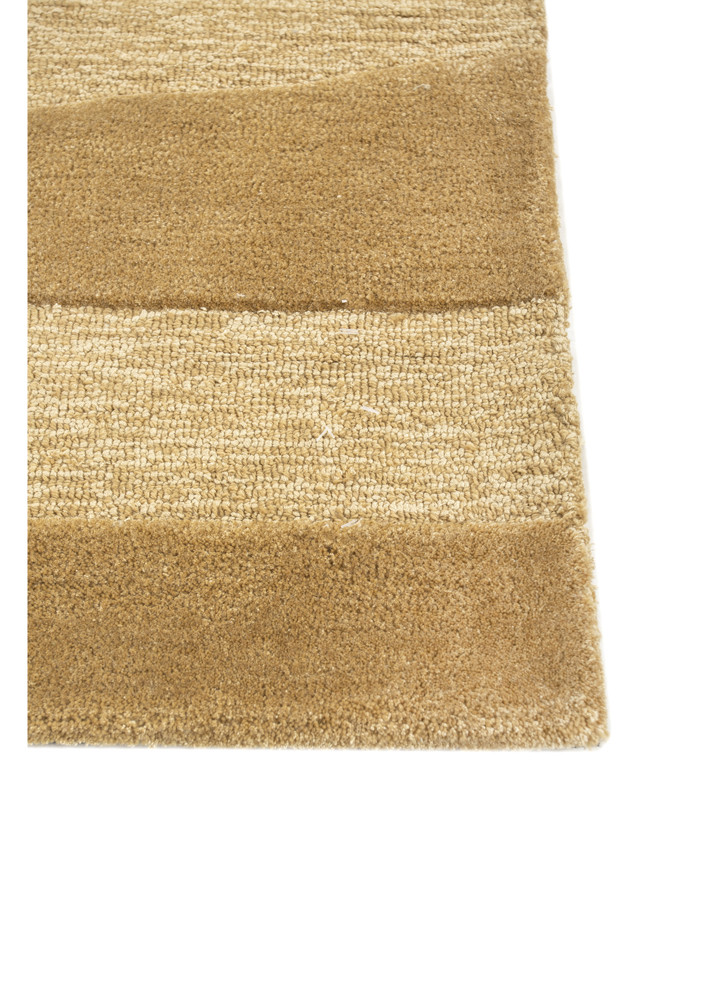 caliedo gold wool and viscose hand tufted Rug - Corner